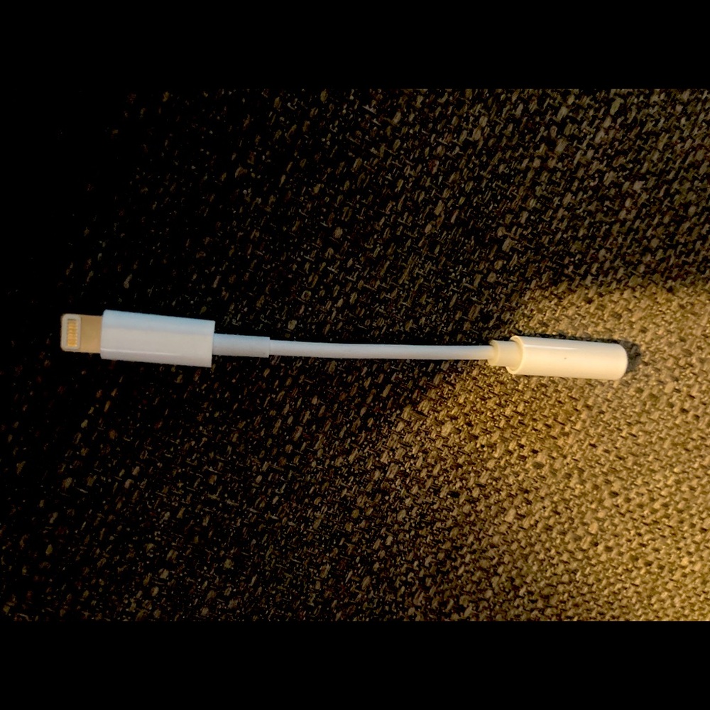iPhone auxiliary adapter 3.5mm fits iPhone 8 above